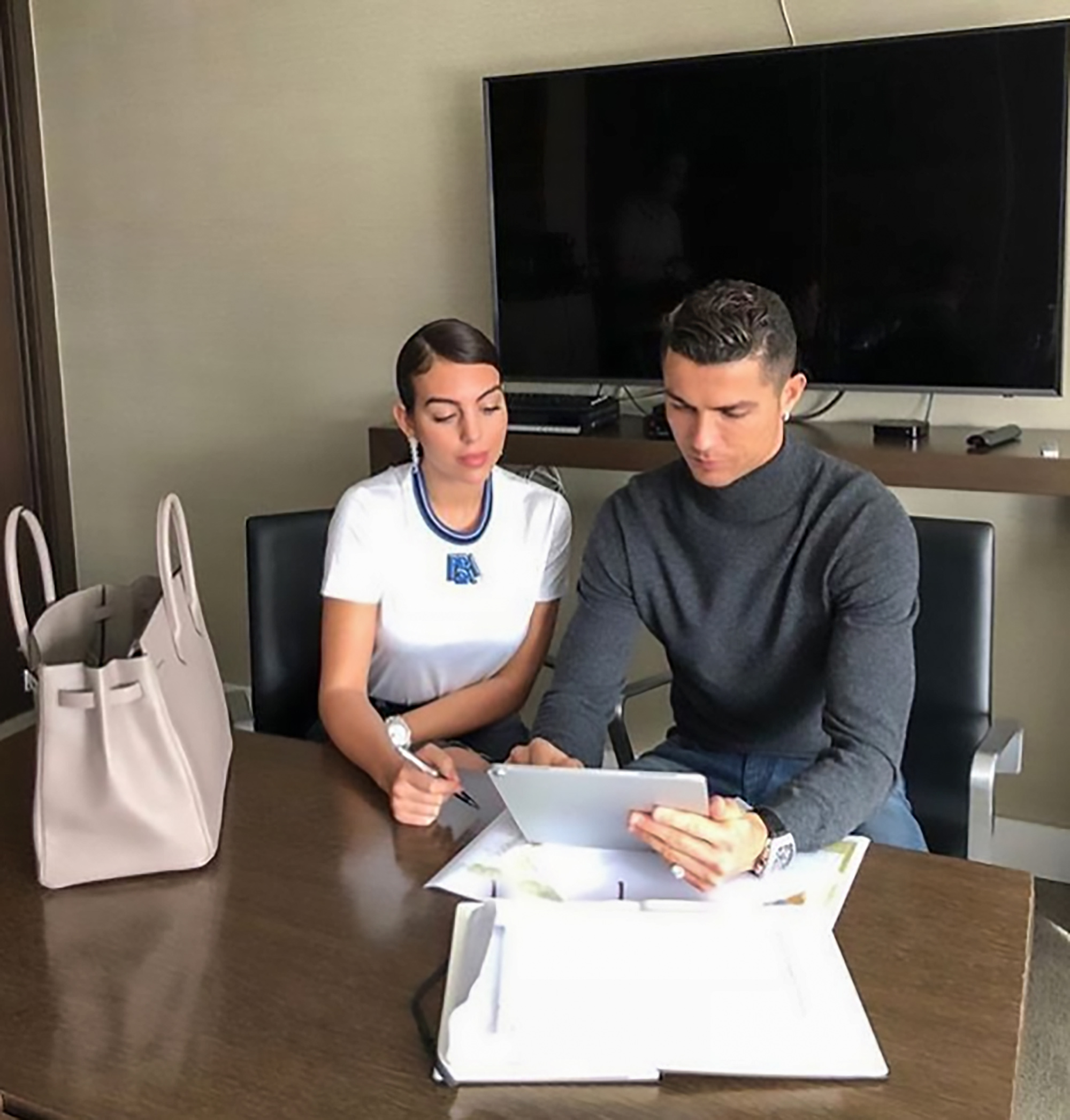 AD The Spanish tax agency is investigating Cristiano Ronaldo's hair transplant clinics for potential unpaid value-added tax. - Newspaper World