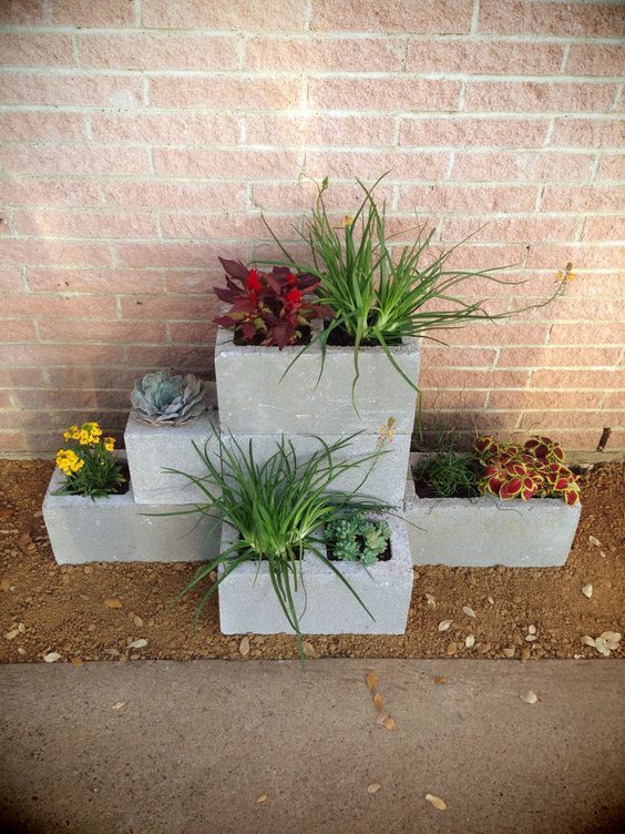 44 Creative Decorating Ideas With "Concrete Blocks" -