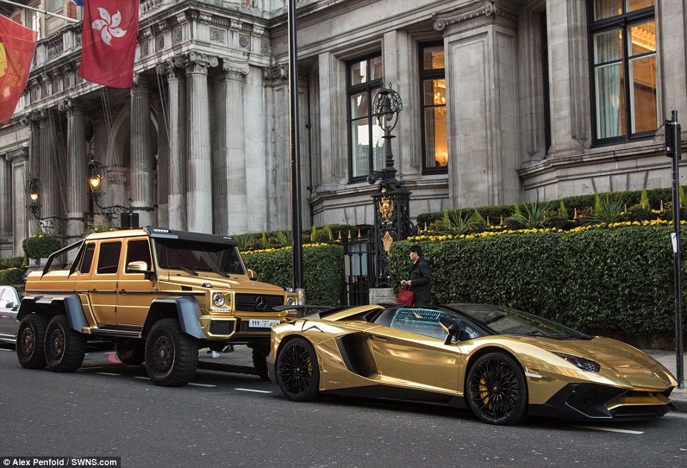 Britain's flashiest tourist: Saudi billionaire flies his £1m-plus fleet of GOLD supercars to London so he can get about while on holiday - ZONESH