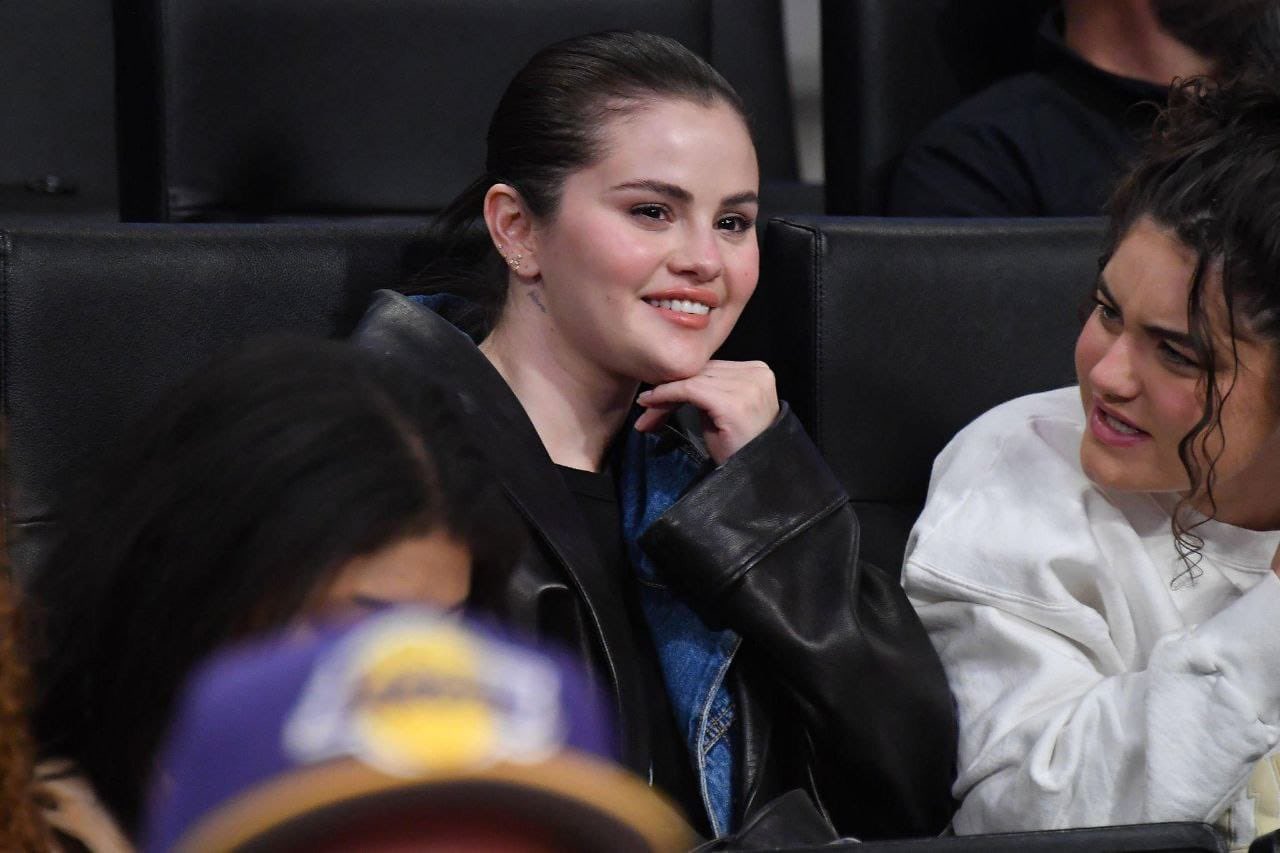 Lakers Angels! Selena Gomez shows off her cute smile while at a Los Angeles Lakers game with family and friends