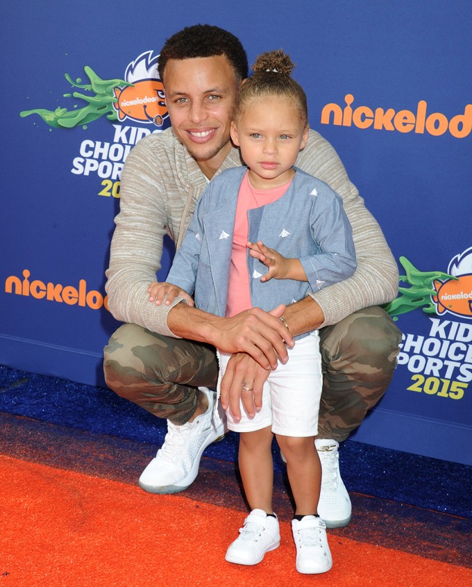 Beautiful moments between Steph Curry and his small family