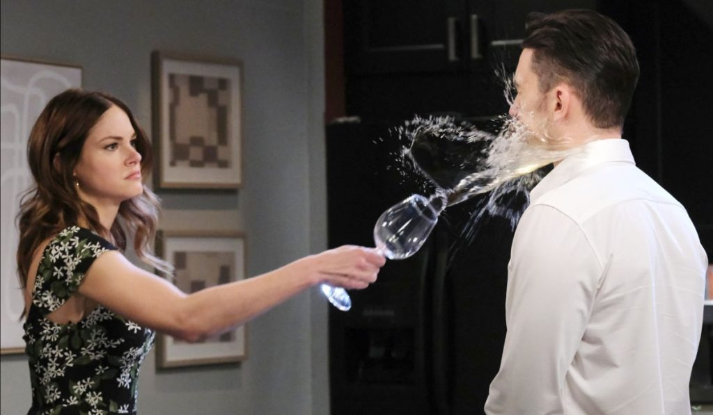 Days of Our Lives: Surprising Turn! Harris and Stephanie Get Intimate - J365