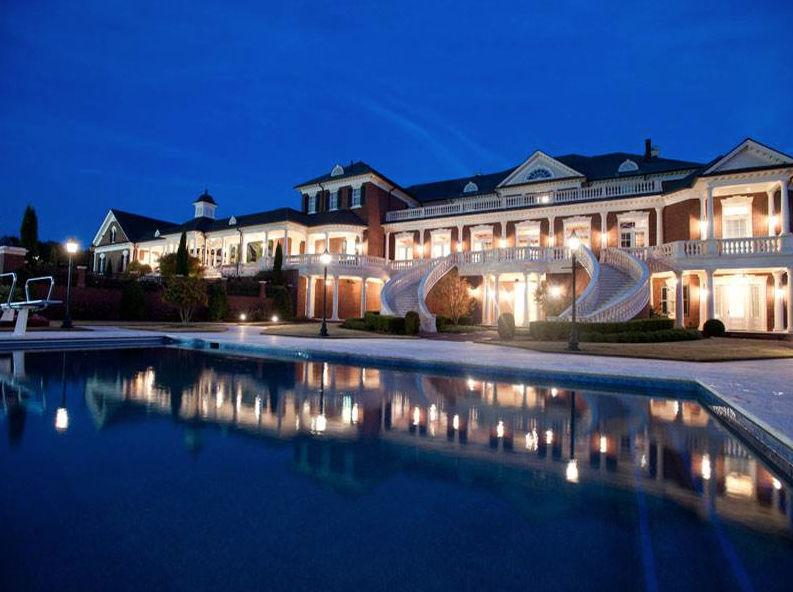 Inside Dwight Howard's $8M Atlanta mansion: The 35,000 square feet dream home with 8 bedrooms, 14.5 bathrooms, swimming pool & cinema