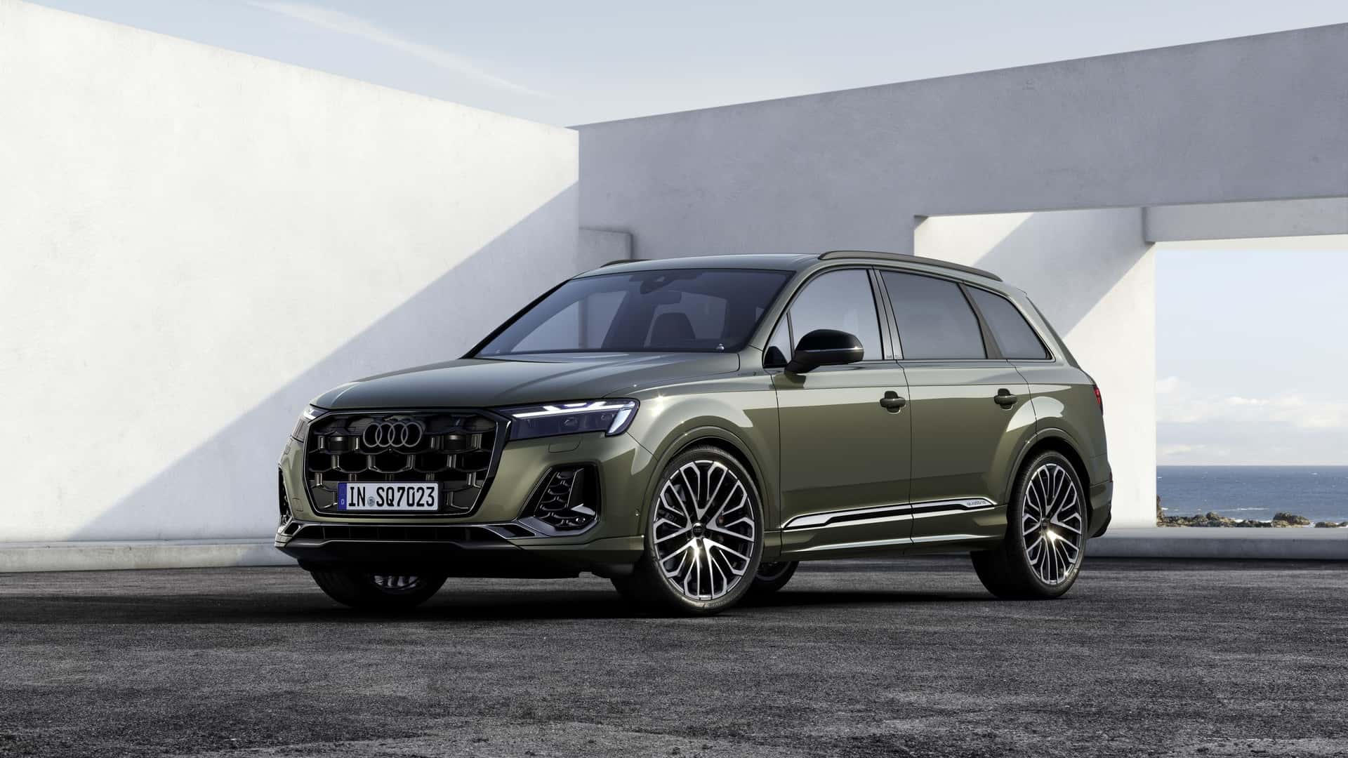 Headlights of Tomorrow: A Closer Look at the 2025 Audi Q7's Revamped Design and Laser Innovation