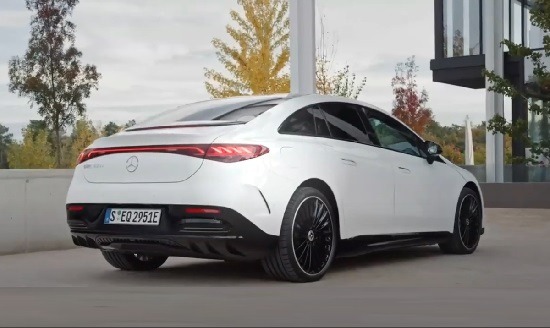 Revolutionizing Luxury: The Unveiling of the Mercedes-AMG EQE 2023