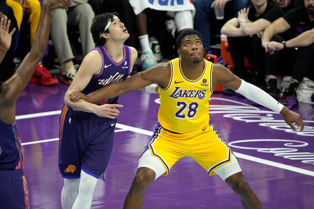 NBA: Japanese basketball aces Yuta Watanabe and Rui Hachimura faced off in  an NBA game for the second time this season during a match between the  Phoenix Suns and the Los Angeles