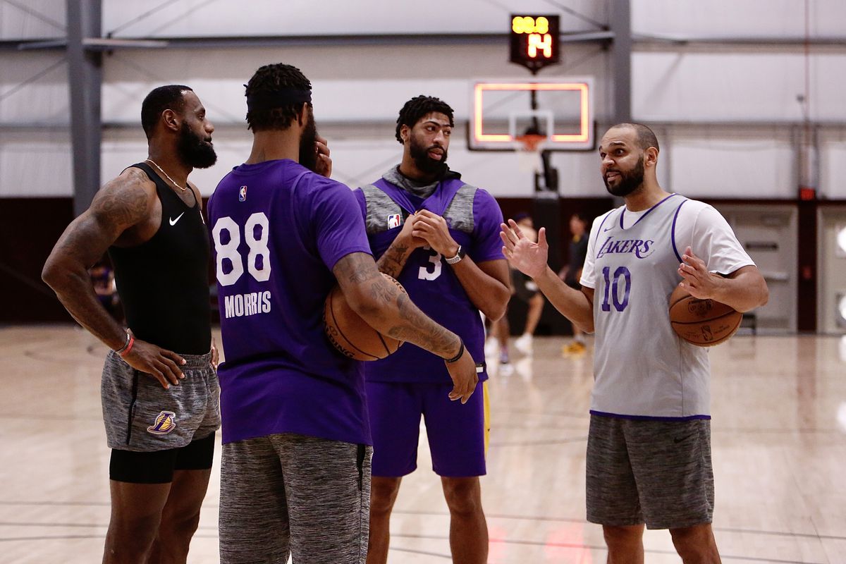 Anthony Davis says Lakers teammates are telling him, 'This is your team' -  Lakers Daily - radiozona.com.ar