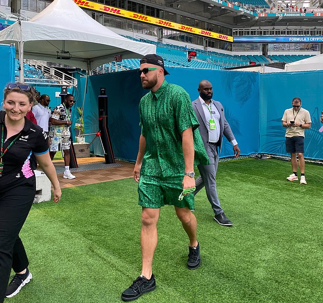 On Sunday, the 34-year-old donned an all-green flashy outfit for race day at Miami Gardens