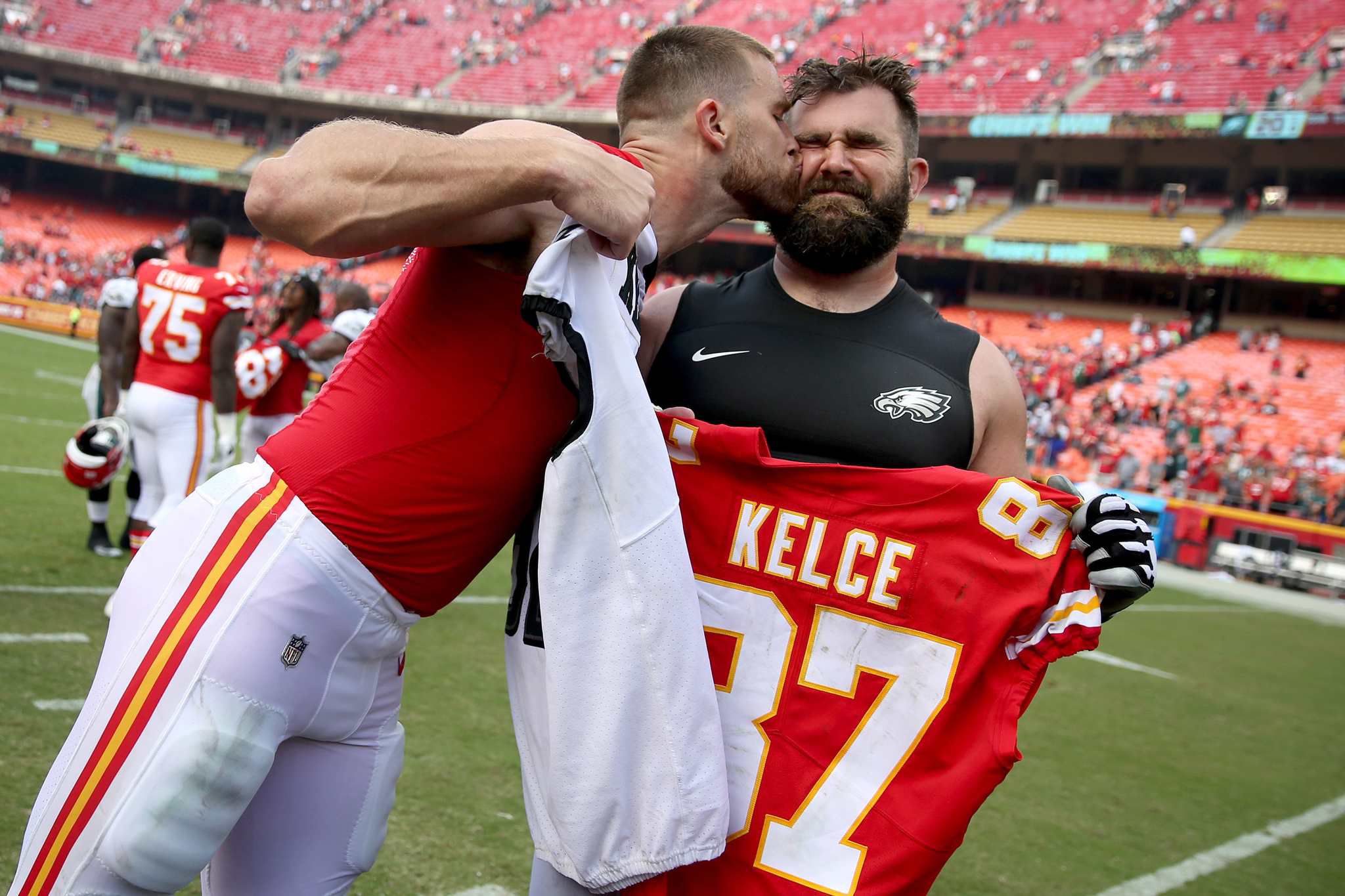 Jason, Travis Kelce have come a long way since last Eagles-Chiefs game in 2017