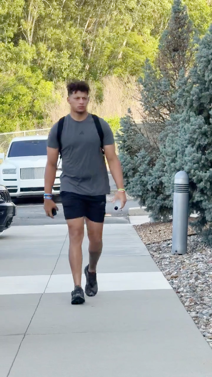 Patrick Mahomes rolled up to the Chiefs facility with his dad bod