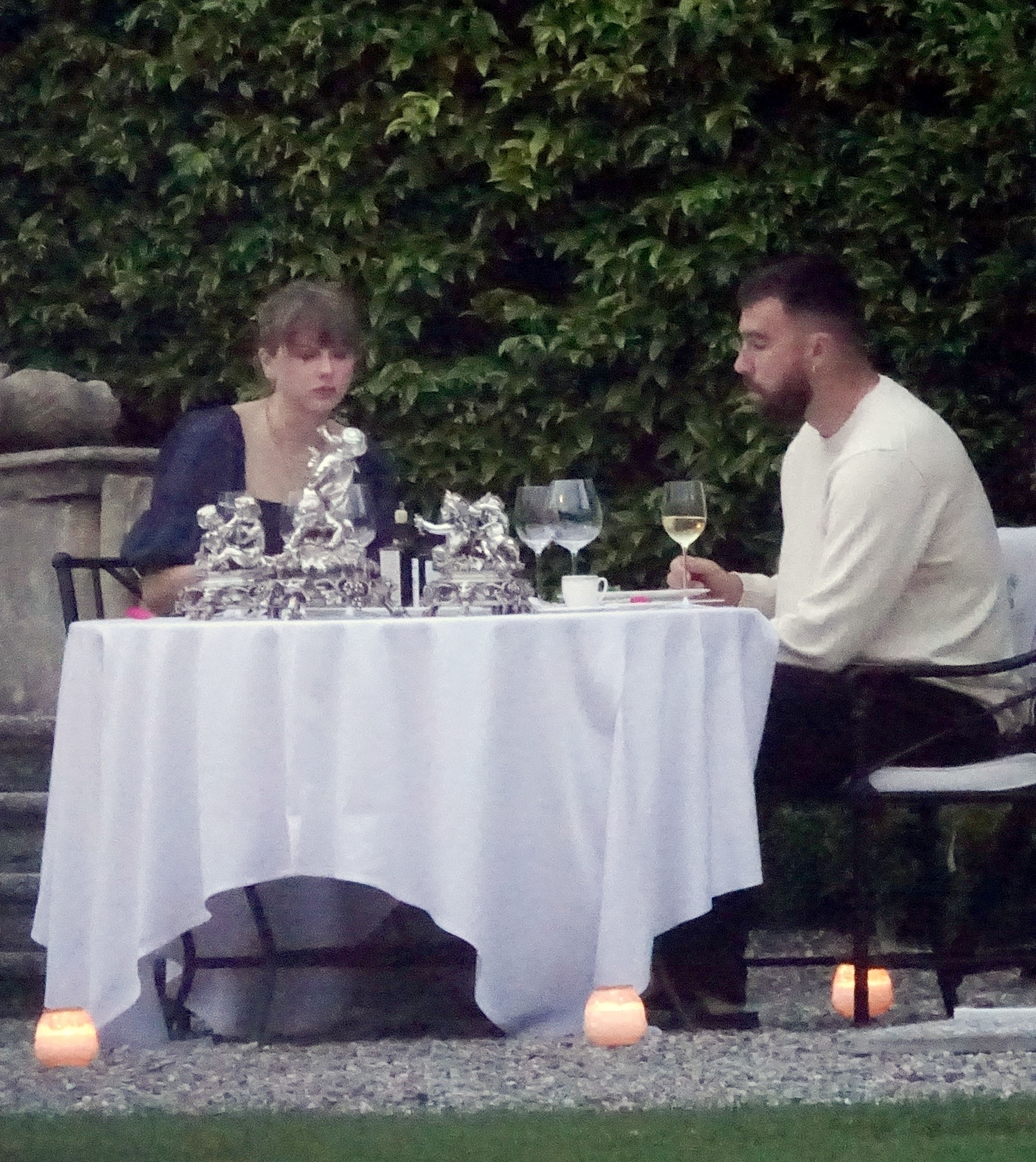 The two enjoyed a romantic dinner at a Lake Como hotel