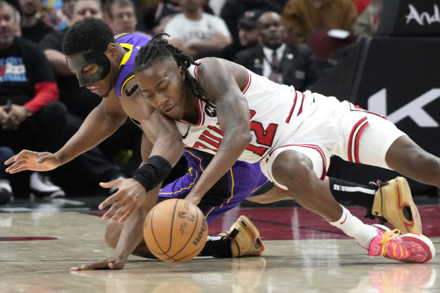 DeMar DeRozan stars as the Chicago Bulls knock off the Los Angeles Lakers  124-108