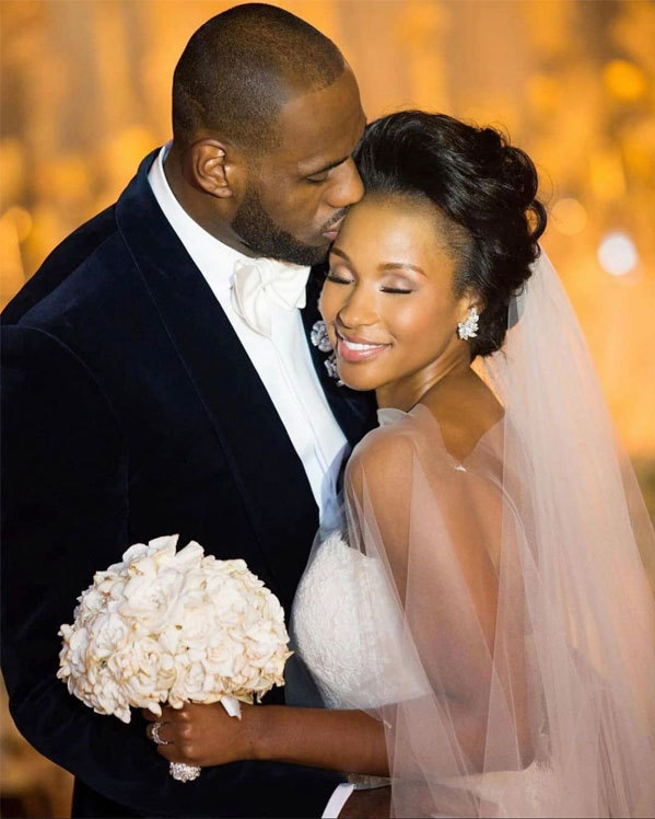 The basketball legend and his wife celebrated 18 years of marriage on September 14, 2021. Photo: Instagram KingJames