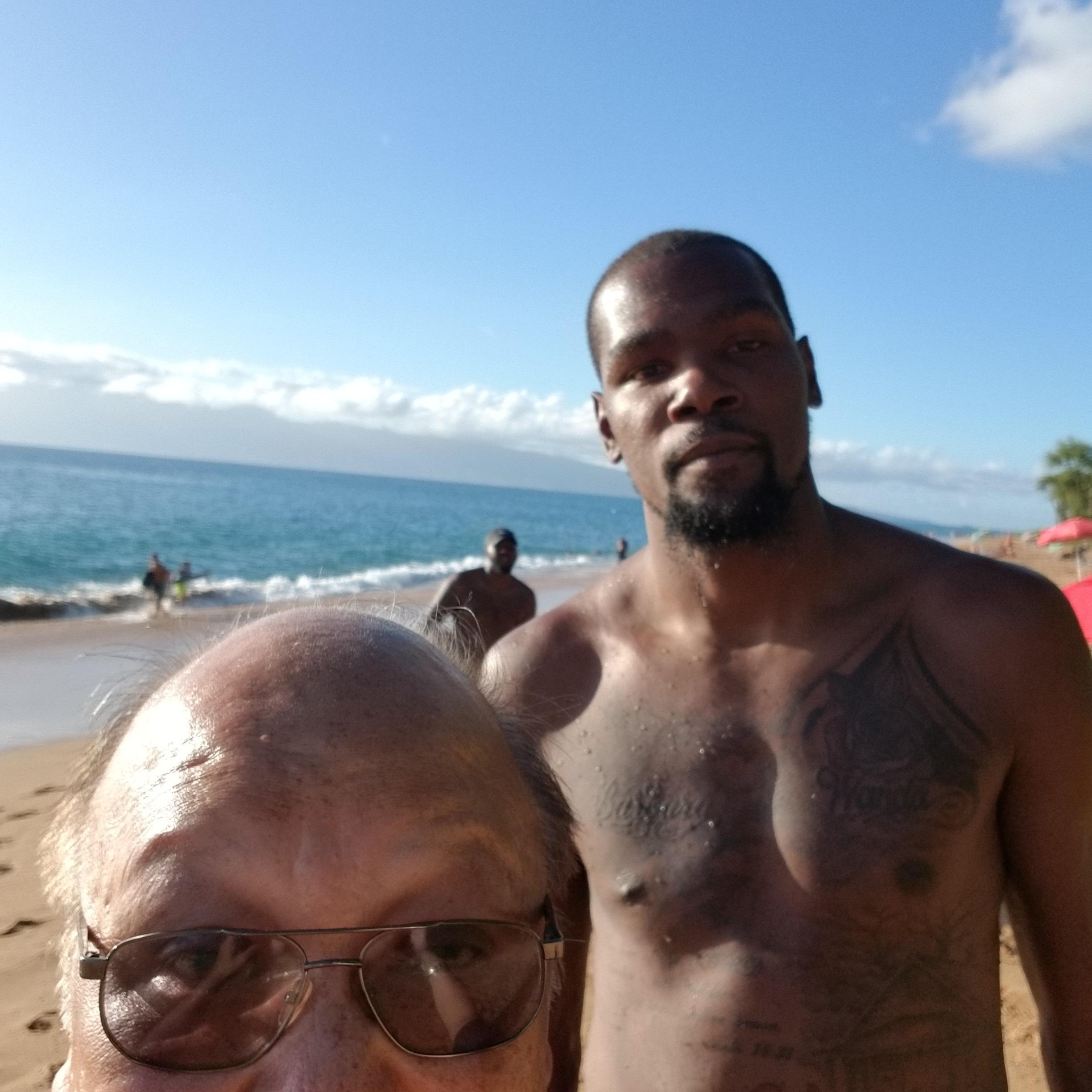 When you're on the beach in Maui with Kevin Durant. : r/warriors