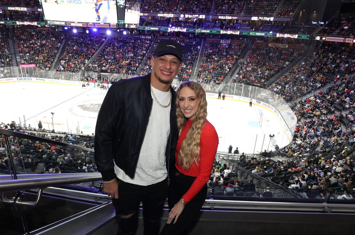 Despite 4,134 Mile Distance, Brittany Mahomes Enjoys Taylor Swift's Concert 'Appearance' With Patrick Mahomes - EssentiallySports